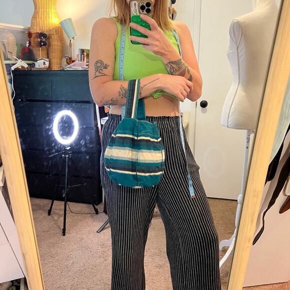 Handmade Vintage 90s Green Southwestern Tapestry Round Bucket Bag - Picture 8 of 16